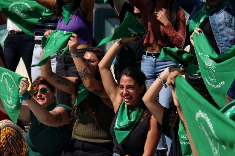 Feministas piden legalización del aborto en Edomex a dos meses de plantón