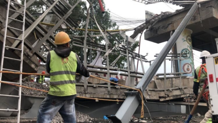 Inicia remoción de escombros en zona cero de la línea 12 del metro