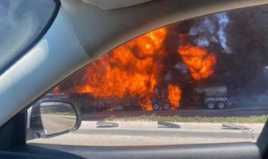Vuelca y explota pipa de combustible en Tijuana, Baja California