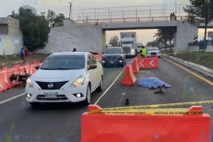 Motociclista derrapa y muere atropellado en la México-Pachuca