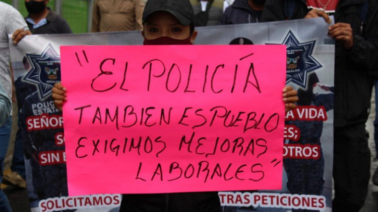 Policías estatales protestan en Pachuca; piden mejoras laborales