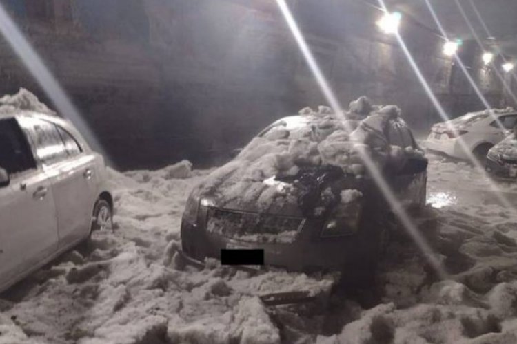 Hombre queda atrapado en desnivel de Tlalnepantla y fallece de hipotermia