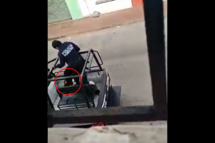 Video: policías agreden brutalmente a mujer detenida en Tabasco