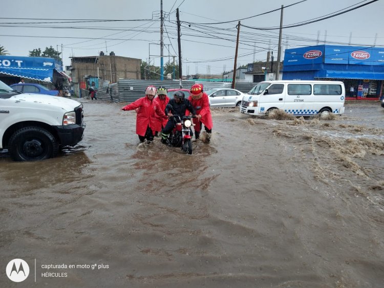 Lluvias dejan afectaciones en carreteras México-Puebla y México-Texcoco