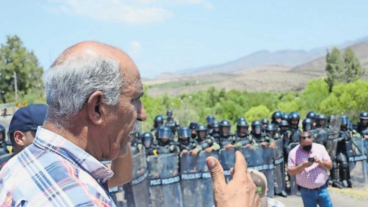 Gobierno de AMLO le adjudica delitos en 7 carpetas a líder de productores preso