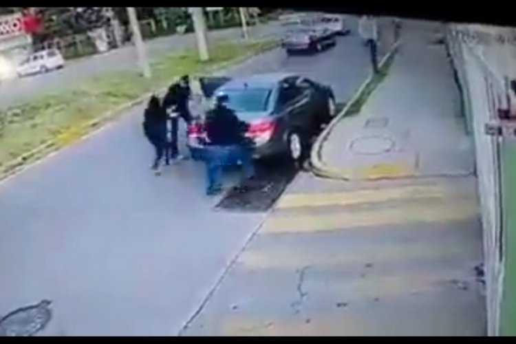 Así encañonaron a mujer para robarle su vehículo en Cuautitlán