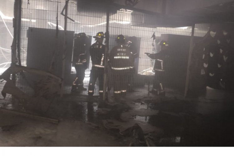 Controlan incendio en edificio de departamentos en la Anáhuac