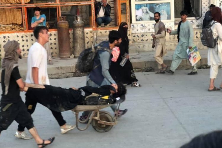 Doble atentado en aeropuerto de Kabul deja más de una decena de fallecidos