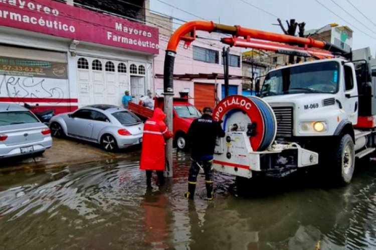 Tormenta en Ecatepec provoca inundaciones de hasta 50 centímetros