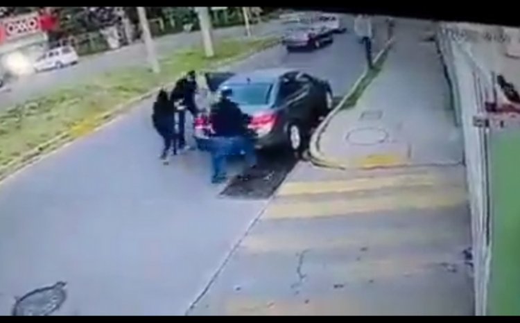 Así encañonaron a mujer para robarle su vehículo en Cuautitlán
