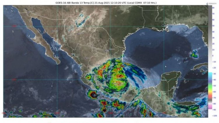 Huracán Grace se degrada a categoría 1; no cesa lluvia en el Valle de México