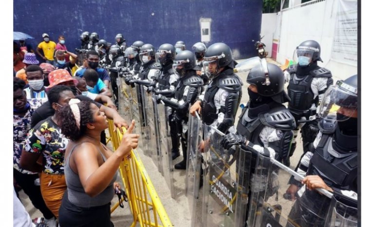 Protestan migrantes en Tapachula; exigen agilizar tramites de refugio