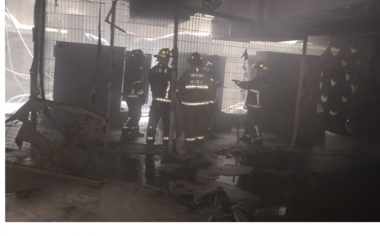 Controlan incendio en edificio de departamentos en la Anáhuac