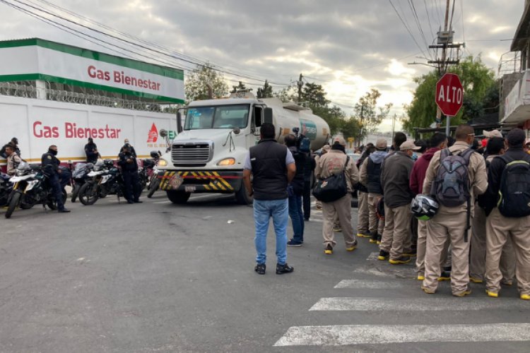 Trabajadores de Gas Bienestar protestan por salarios