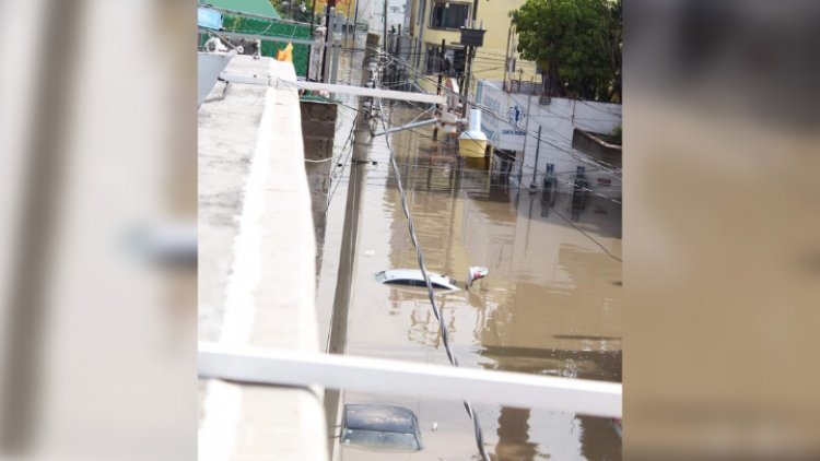 Lluvia torrencial provoca inundaciones en viviendas y negocios en Edomex