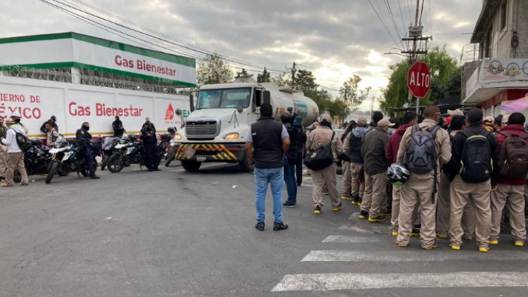 Trabajadores de Gas Bienestar protestan por salarios