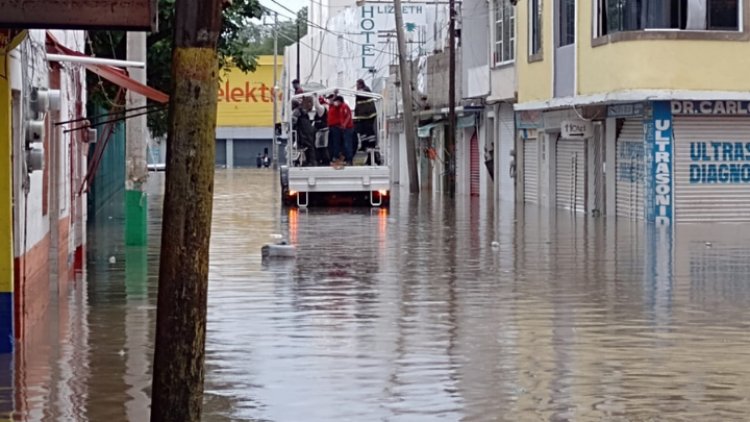 Nuevamente lluvias dejan anegaciones en Tula