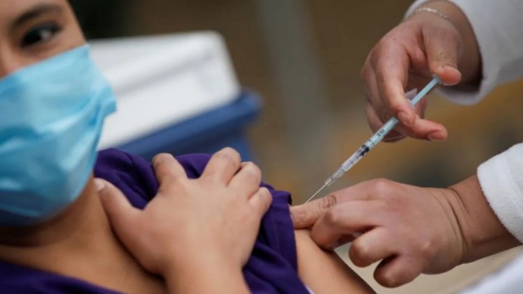 Anuncian vacunación de jóvenes en La Paz