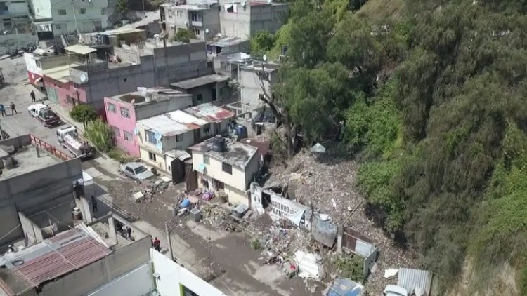 Reubicarán a familias por deslave en Ecatepec