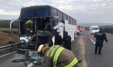 Autobús sufre accidente en Jalisco; hay 30 heridos