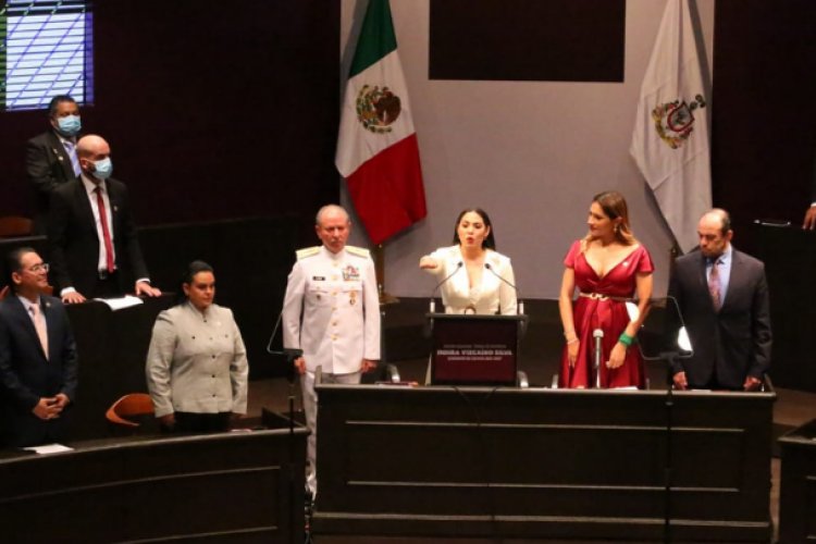 Indira Vizcaíno asume gubernatura de Colima