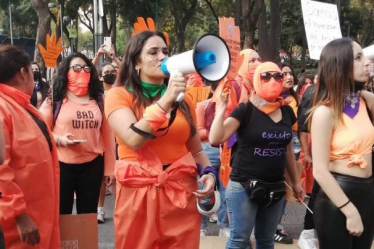 Así se vive la marcha feminista por el 25N