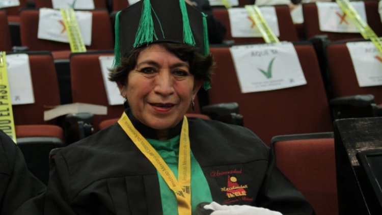 Delfina Gómez recibe doctorado honoris causa a cambio de ´donación´