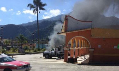 Pobladores queman patrullas Calcahuaco