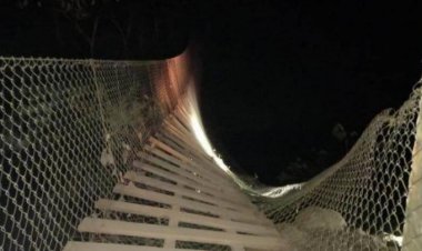 Investigan caída de puente colgante en Oaxaca
