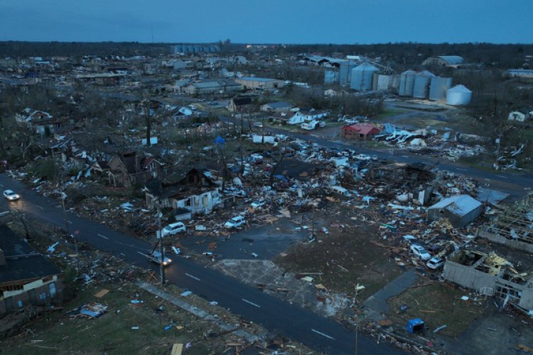 Ola de tornados en EE.UU. deja más de 50 muertos