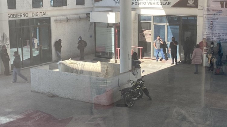 Policías de Naucalpan toman Palacio Municipal