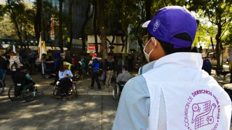 Personas con discapacidad marchan en CDMX