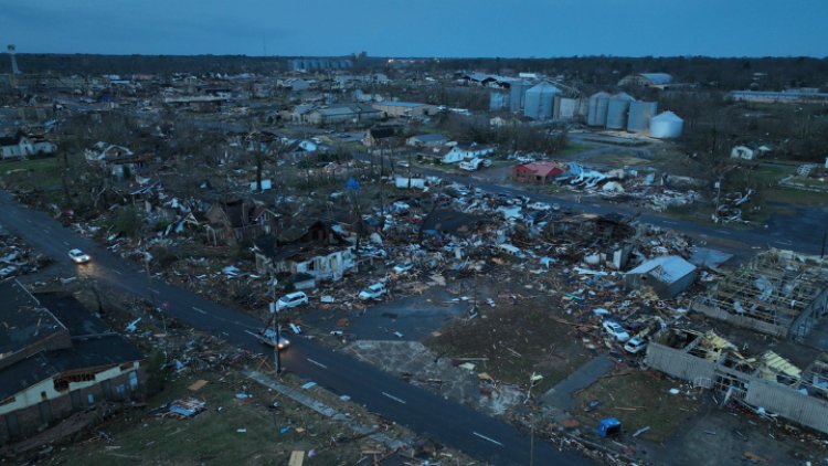 Ola de tornados en EE.UU. deja más de 50 muertos