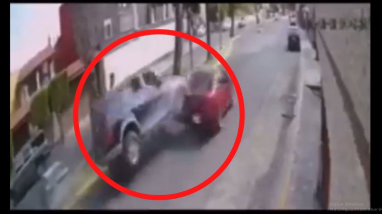 Policía de Cuautitlán Izcalli destruye auto