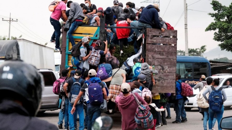 Nueva caravana migrante sale de Honduras a México