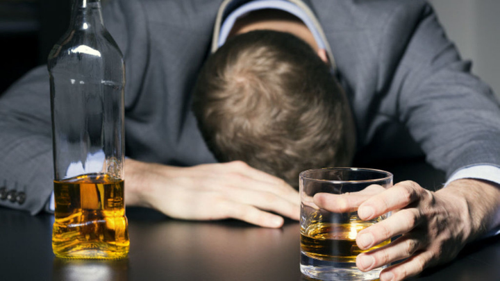 Consumo de alcohol aumenta cinco veces en Edomex durante 2020
