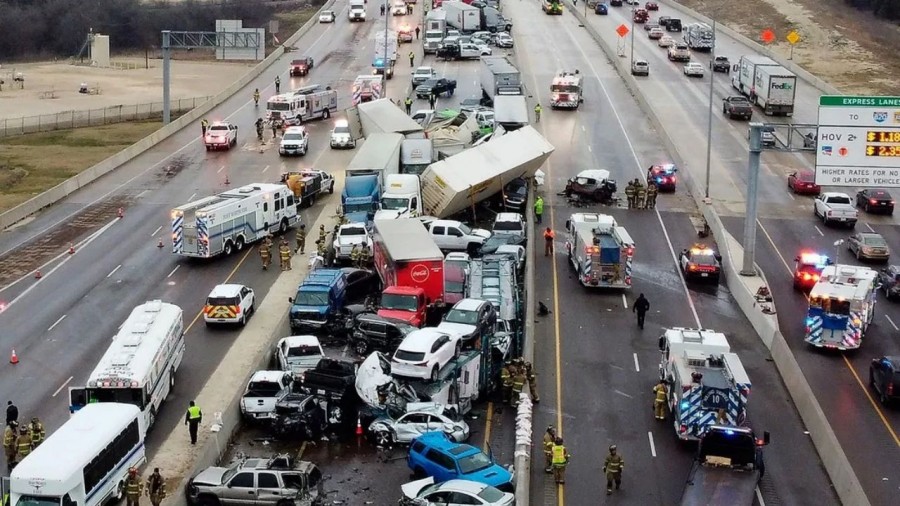 Más de 100 automóviles involucrados en un accidente vial en Dallas