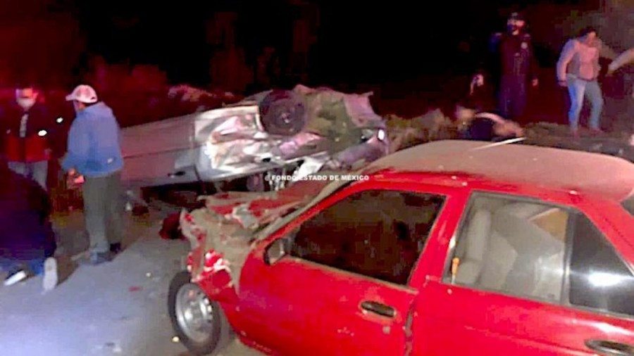 Accidente automovilístico deja cuatro personas muertas