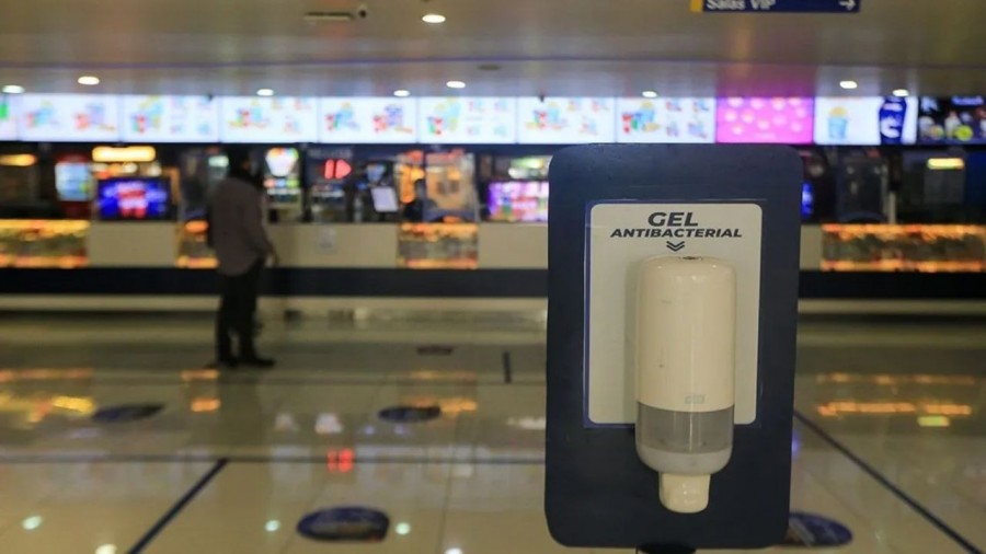 Excluyen a los cines de las actividades permitidas en semáforo naranja