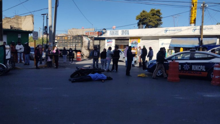Camión de basura arrolla a motociclista en Ixtapaluca