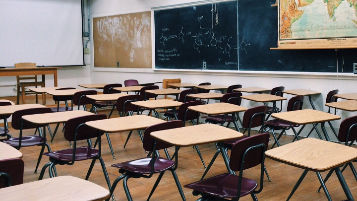 Por falta de estrategia educativa, escuelas privadas advierten regresar a clases en marzo