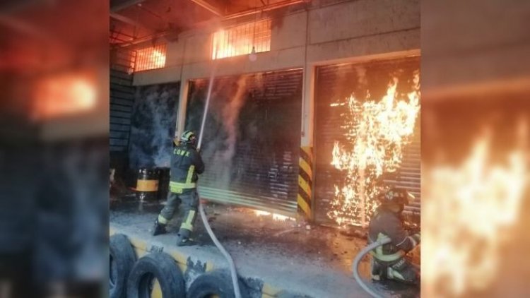 Se incendia fábrica en Azcapotzalco