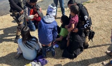 Salvan a niños hondureños de cruzar el Río Bravo