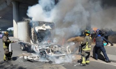 Bomberos sofocan fuego en Periférico Sur y Calzada Legaria