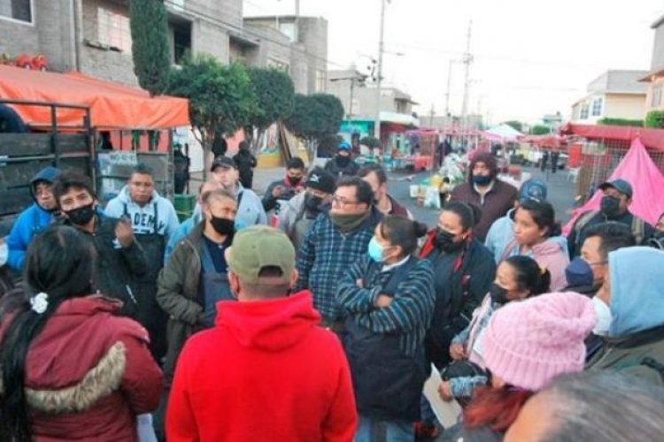 Autoridades de Chimalhuacán amedrentan a vendedores