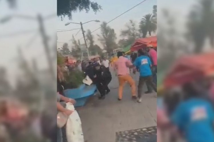 Policías y trajineros se enfrentan en Xochimilco