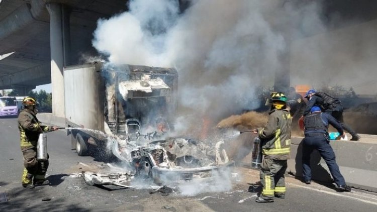 Bomberos sofocan fuego en Periférico Sur y Calzada Legaria