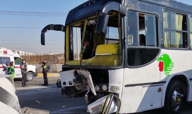 Choque de autobús en la México-Pachuca deja 30 heridos