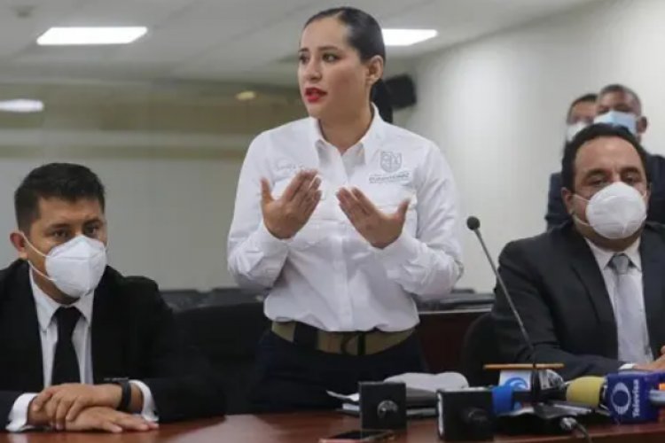 Sandra Cuevas ofrece disculpa pública a policías