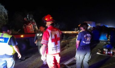 Choque en autopista Siglo XXI deja 5 muertos
